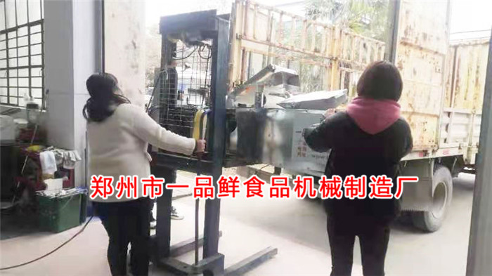 客戶(hù)訂購(gòu)飯店用燴面機(jī)當(dāng)天就發(fā)貨了(圖3)